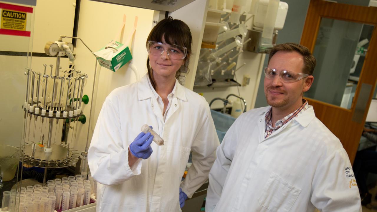 Baskin Award Winner Lynne Hagelthorn stand with Assistant Professor Philipp Zerbe, Department of Plant Biology. David Slipher/UC Davis
